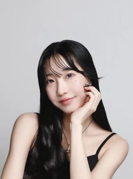 宮崎彩奈の写真